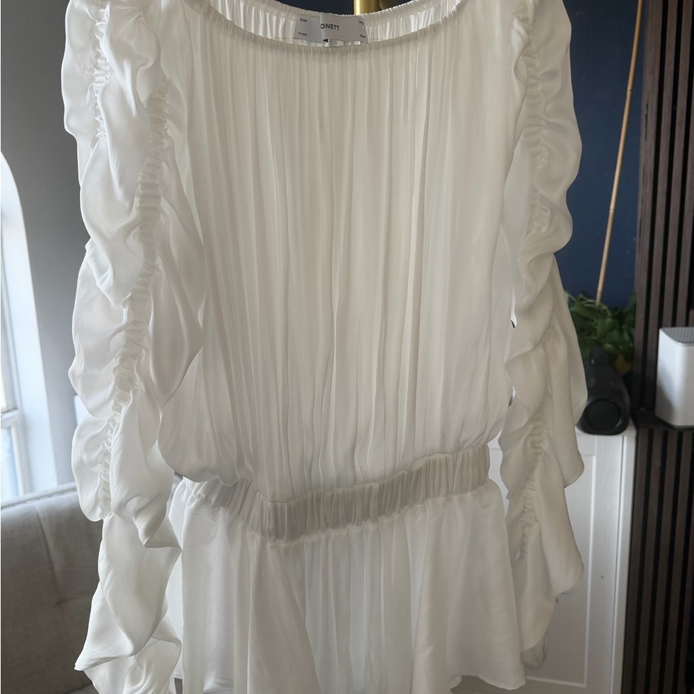 Simonette - White Ruffled Long-Sleeve Peplum Top
